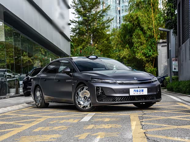 华为乾坤智驾/三电机等 共推4款车型配置 昊铂A800开启盲订选配 华为乾坤智驾/三电机等 共推4款车型配置 昊铂A800开启盲订选配