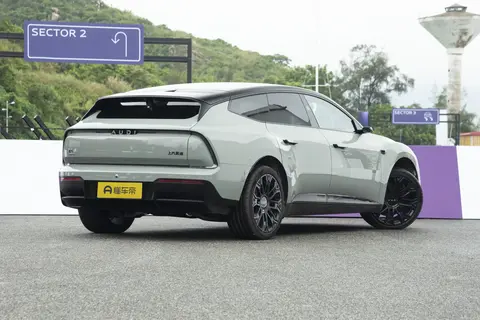 开年降价3万,入门即满配,这台BBA猎装轿跑真香!